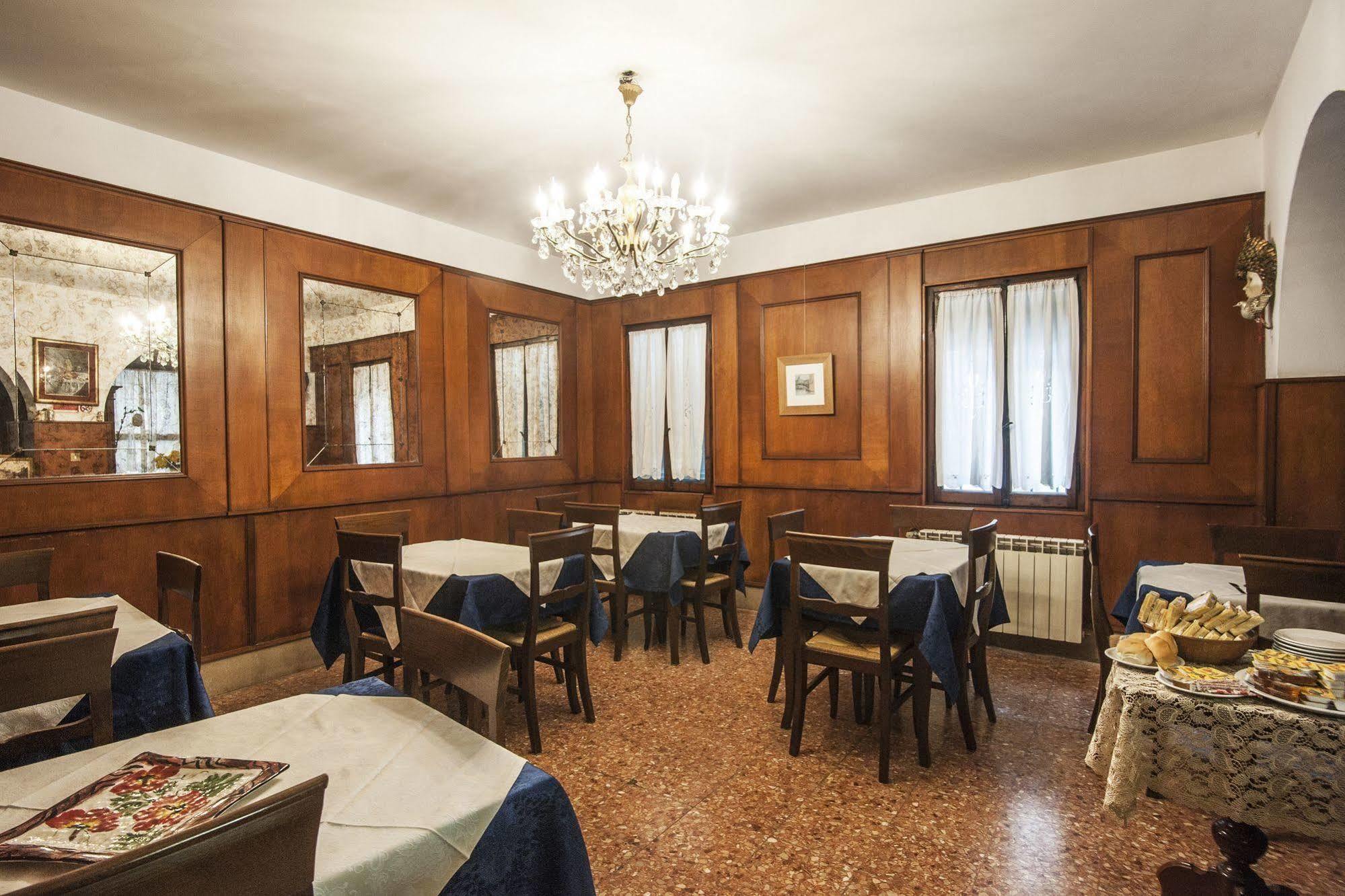 Hotel Locanda Ca' Foscari Venecia Exterior foto