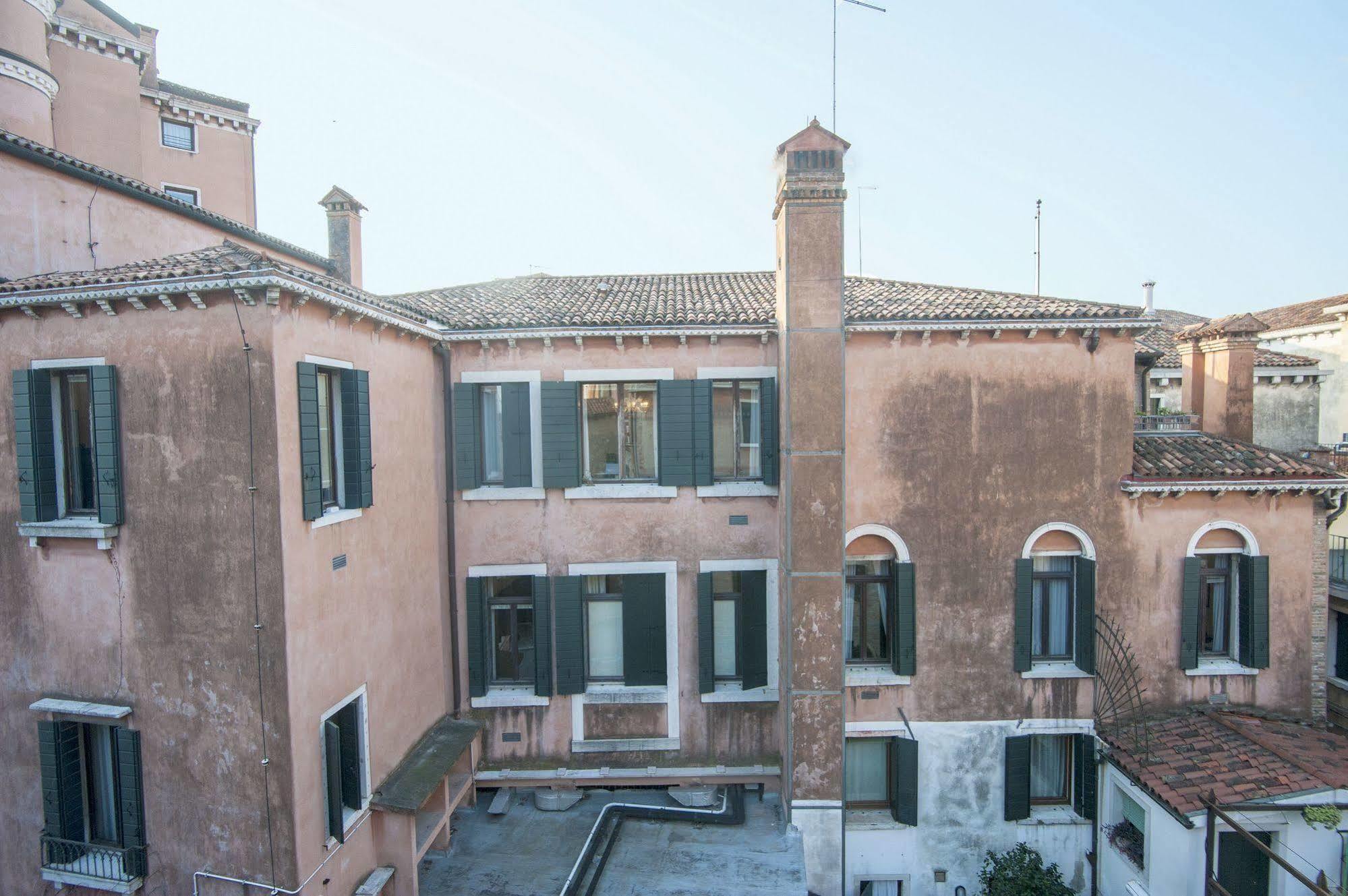 Hotel Locanda Ca' Foscari Venecia Exterior foto