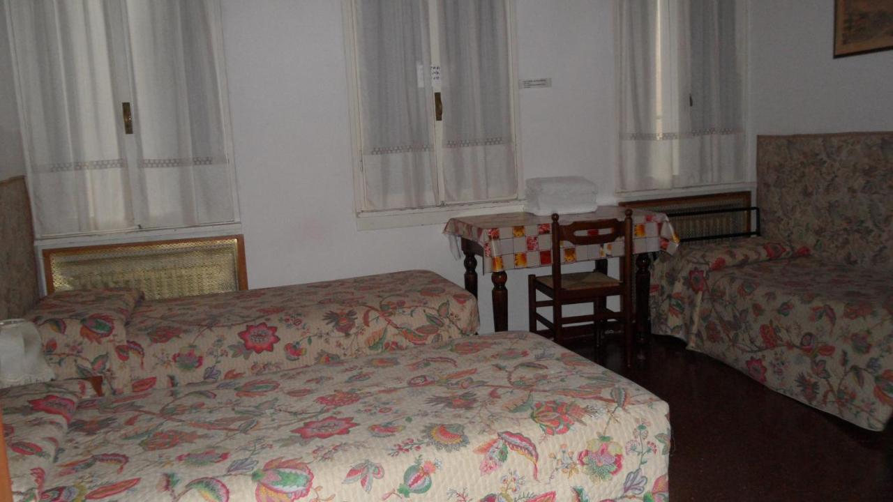 Hotel Locanda Ca' Foscari Venecia Habitación foto